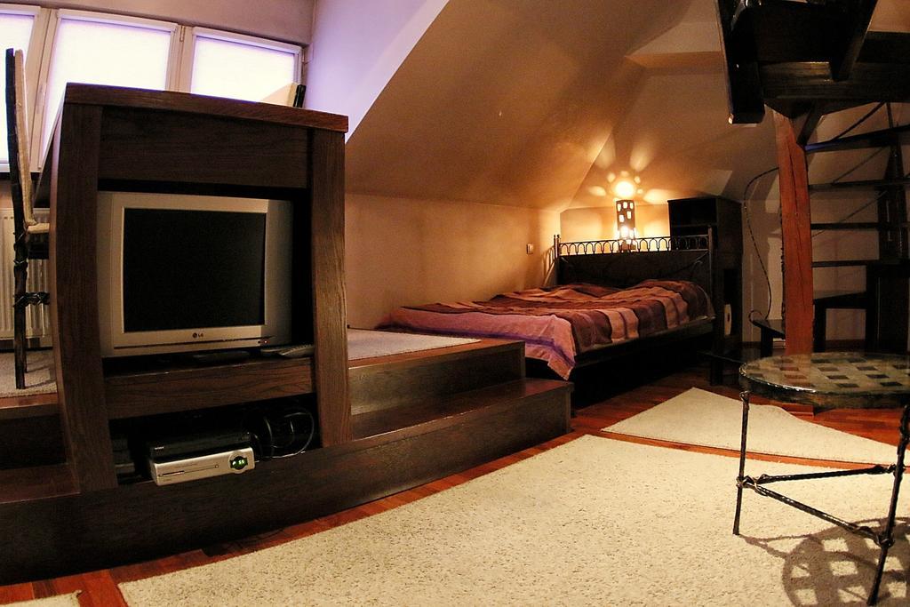 Krakow Jacuzzi Apartment Værelse billede